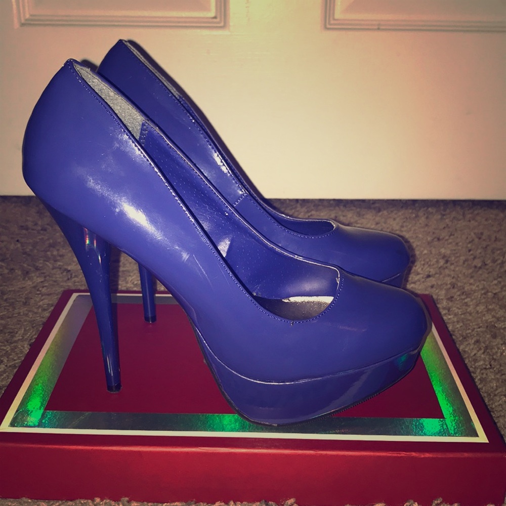 Klarissa Cobalt-Blue, Patent Platform Pumps